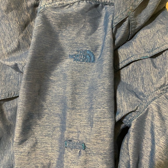 The North face sinched long sleeve - Picture 5 of 12